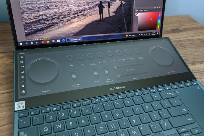 Asus’ software includes a control panel for popular Adobe apps such as Photoshop. Image rights : Jared Newman / IDG